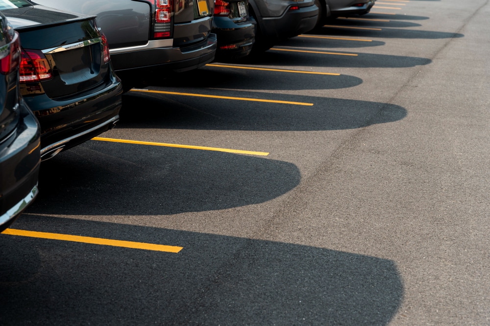 Importancia de respetar a los peatones en los estacionamientos